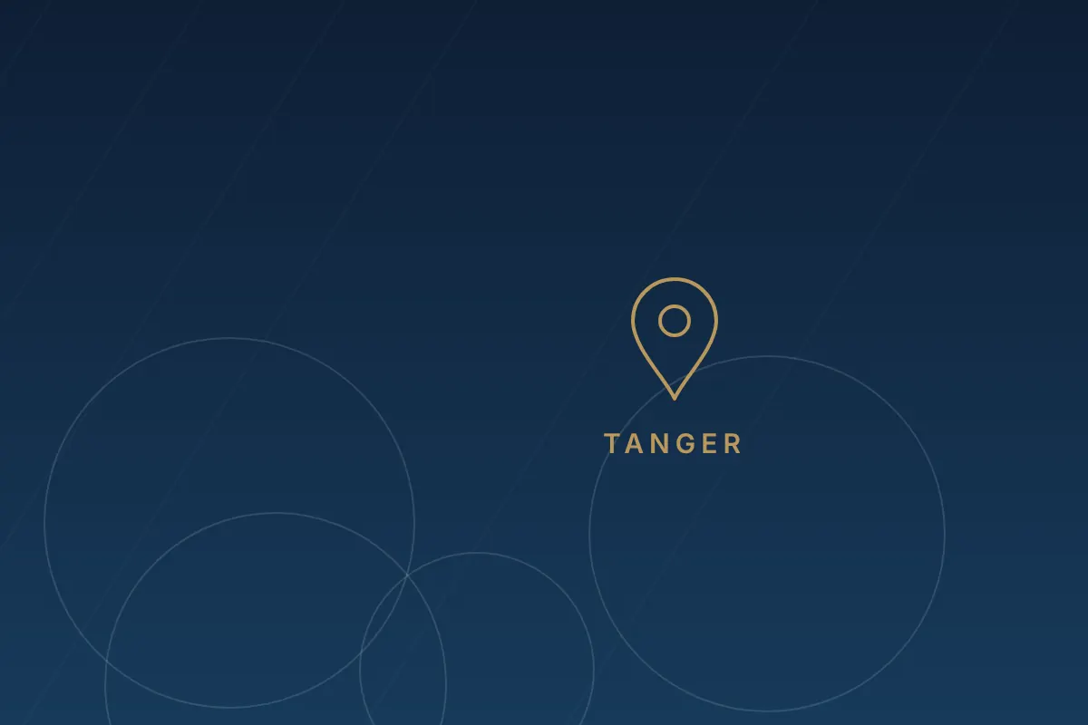 Illustration d'un repère de localisation doré accompagné de la mention Tanger